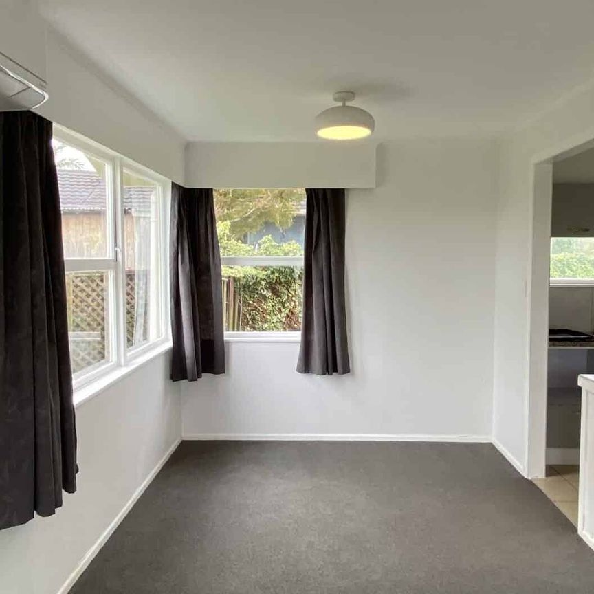 Spacious 3-Bedroom Family Home with Huge Backyard - Photo 1