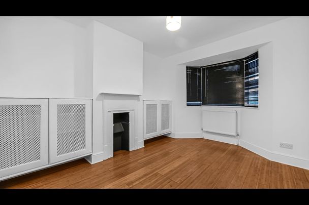 4 Bed Terraced House, Hoylake Road, W3 - Photo 1