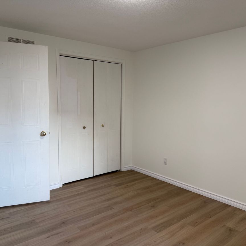 For Lease - 212 Country Club Drive, Guelph, Ontario - Photo 1