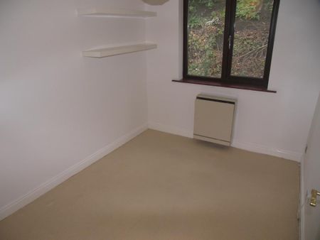 29, Bolton Grange, Yeadon, Leeds, West Yorkshire, LS19 7FR - Photo 5