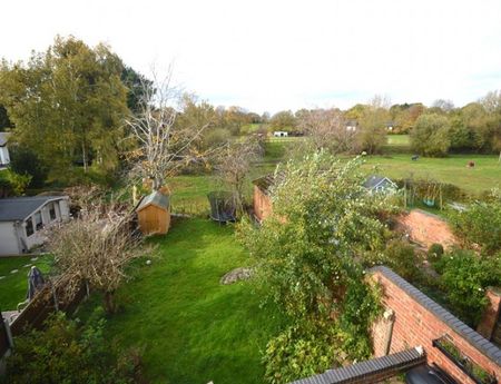 3 Bedroom Semi Detached To Let - Photo 2