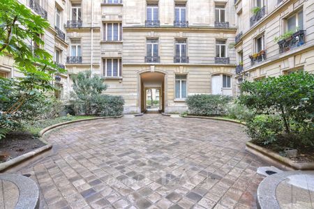 Appartement • Val de Grace - Photo 2