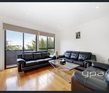 Affordable Craigieburn Townhouse Awaits! - Photo 1