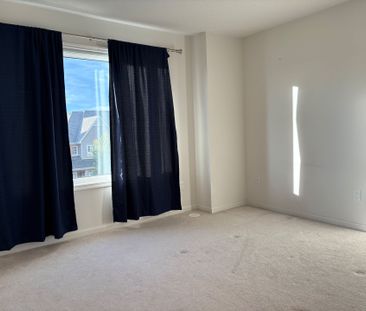 For Lease - 173 Lewis Honey Drive Unit# 54, Aurora, Ontario - Photo 1