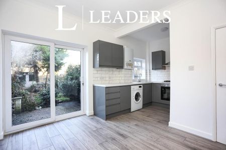 3 bedroom terraced house to rent - Photo 4