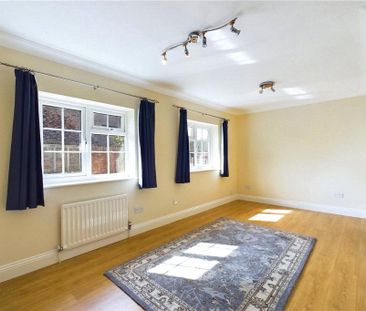 4 bedroom detached house to rent - Photo 3