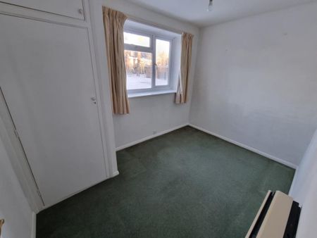 2 bedroom ground floor flat to rent - Photo 4