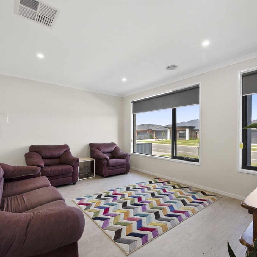 EXECUTIVE HOME IN POPLUAR ALFREDTON LOCATION - Photo 1