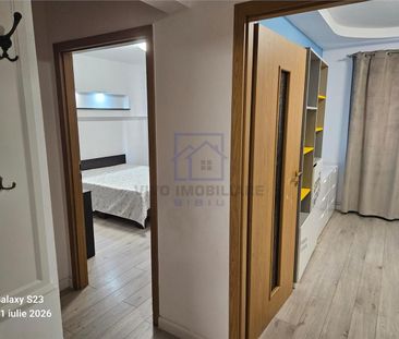 Apartament de inchiriat in Sibiu - 3 camere, decomandat, etaj 1, Cartierul Vasile Aaron de inchiriat - Fotografie 2