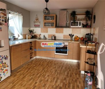 Casa, Str. Rachitei , 4 dormitoare si 1 living, 700 euro - Fotografie 5