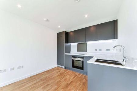 Superb one bedroom apartment with a private balcony. - Photo 5