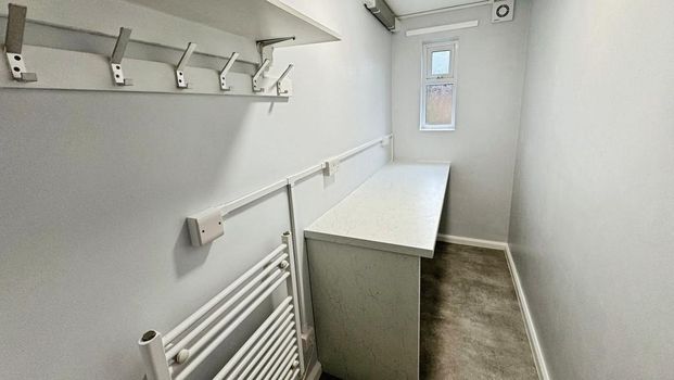 2 bedroom ground floor flat to rent - Photo 1