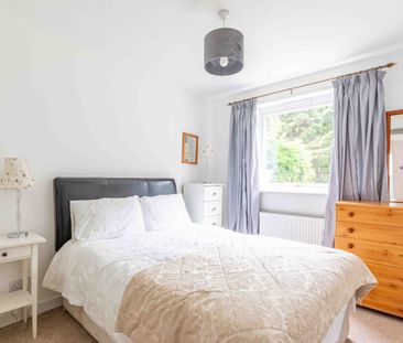 2474L - Gyle Park Gardens, Edinburgh, EH12 8NQ - Photo 3