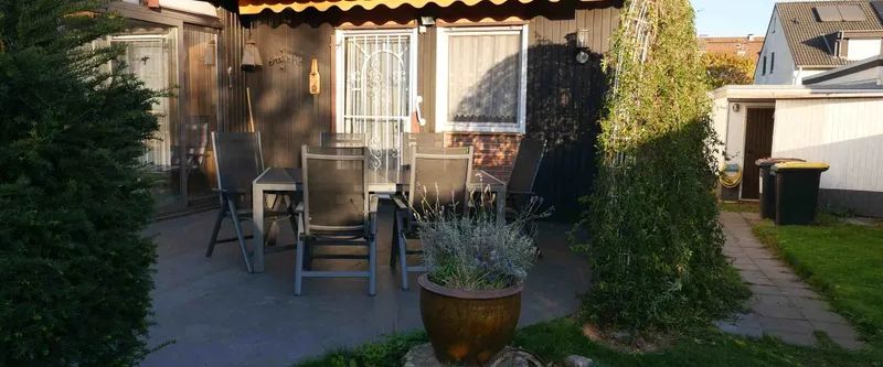 Freistehender Bungalow mit 2 Garagen in ruhiger Wohnlage von Moers-Scherpenberg - Foto 1