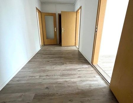 Familienfreundliche 3-Zimmerwohnung mit Balkon im 1.OG! - Foto 1