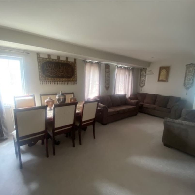 Three bedroom townhouse for rent in London Ontario - Photo 1