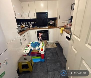 3 bedroom semi-detached house to rent - Photo 6