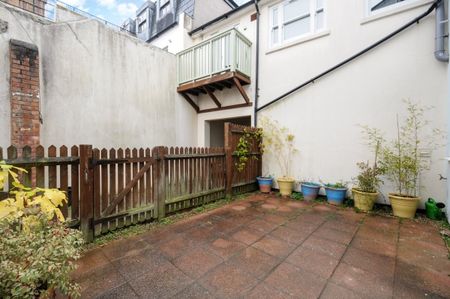 2 bedroom terraced house to rent - Photo 2