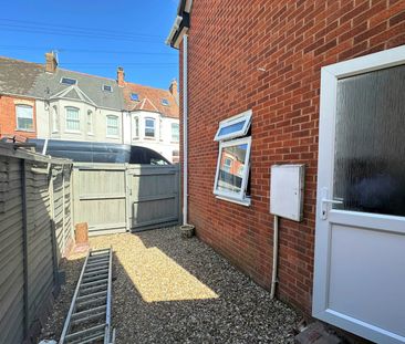 Semi-detached house to rent on - Photo 1