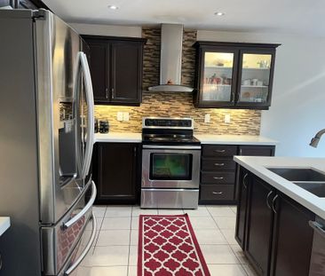 For Lease - 30 Armstrong Crescent, Bradford West Gwillimbury, Ontario - Photo 4