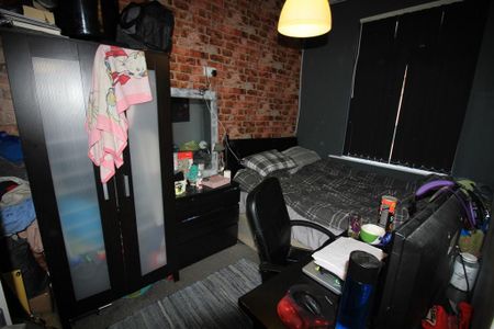 3 bedroom terraced house to rent - Photo 2