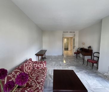 2 Bedroom Apartment For Rent in Parque Clavero, Málaga - Photo 1