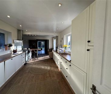 4 bedroom detached house to rent - Photo 3