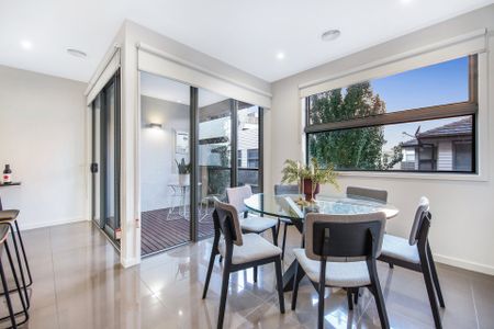 112 Stadium Circuit, Mulgrave - Photo 5
