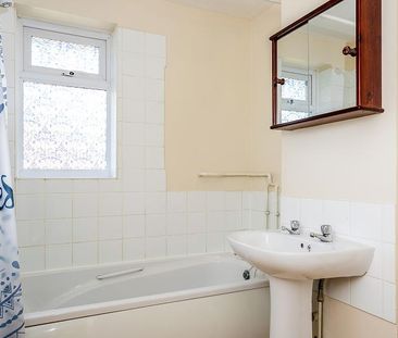 2 bedroom maisonette to rent Valley Park Drive, Clanfield, Waterloo... - Photo 1