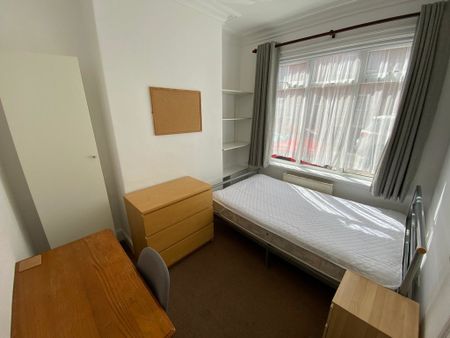 Rose Street, Haxby Road - P1488 - Photo 2