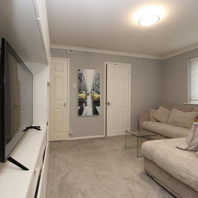 1 bedroom ground floor flat to rent - Photo 1