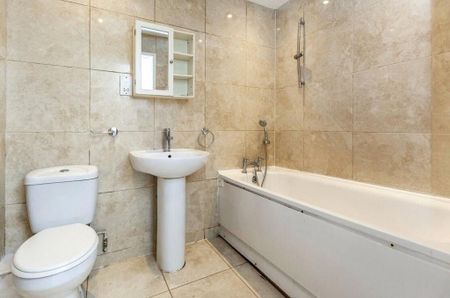 3 bedroom apartment to rent - Photo 3