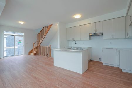 For Lease - 331 Okanagan Path, Oshawa, Ontario - Photo 4