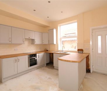 2 bedroom terraced house to rent - Photo 4