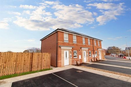 2 Bedroom House - Terraced - Photo 5