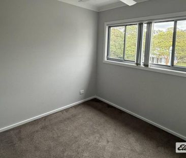 Spacious Townhouse in a Convenient Albion Park Location - Photo 6