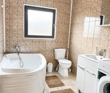 Casa singura in curte, Zizin, Tarlungeni, Brasov - Fotografie 5