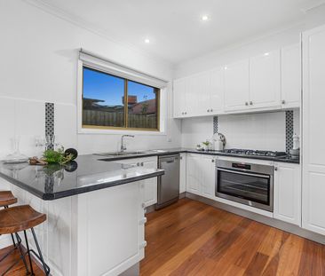 14 Armstrong Close, Keilor East VIC 3033 - Photo 2