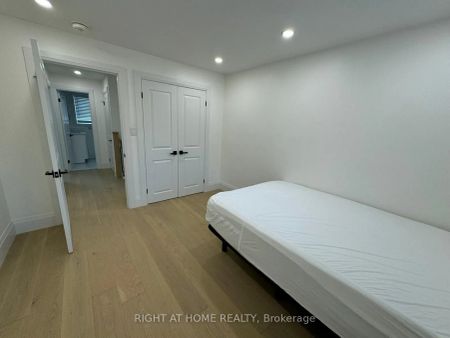 Detached Home For Lease | W9229490 - Photo 3