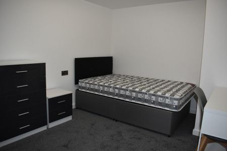 6 bedroom terraced house to rent - Photo 5