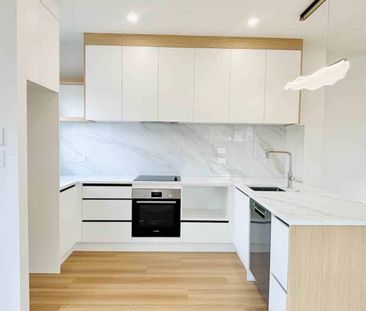 Stylish & Central – Brand-New Home in Panmure - Photo 2