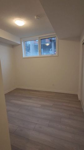 For Lease - 20 Lytham Green Circ Circle Unit# 1, Newmarket, Ontario - Photo 4