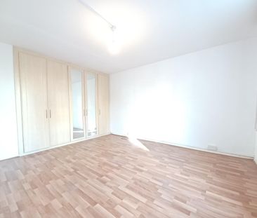 St. Patricks Court, Bath, Somerset, BA2 - Photo 2