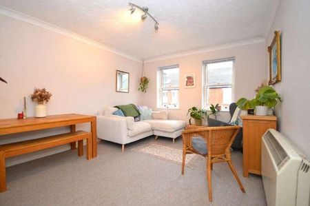 Stable Court, Heath Rd, St Albans, AL1 - Photo 2