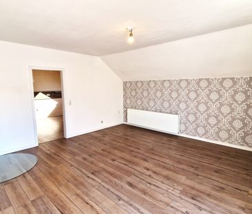 Großzügige 3-Zimmerwohnung im Dachgeschoss, mit Balkon und Dachterr... - Photo 6