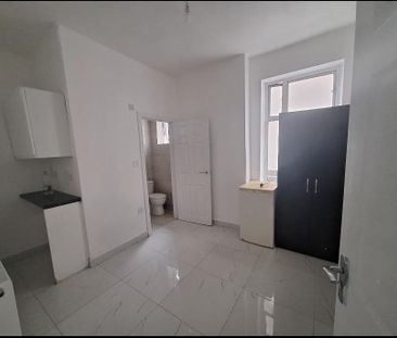 Studio Flat, Conway Road, LU4 - Photo 4
