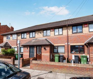 3 bedroom terraced house to rent - Photo 3