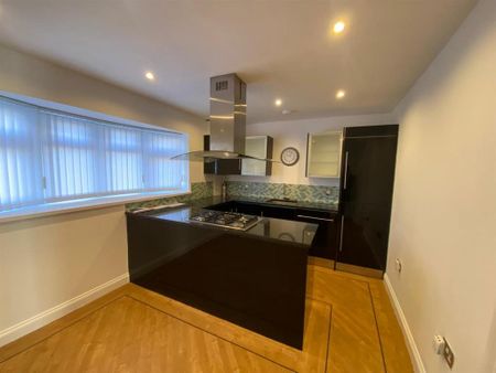 3 bedroom detached house to rent - Photo 5