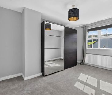 5 Churchland Close, Holywood, BT18 9LF - Photo 4