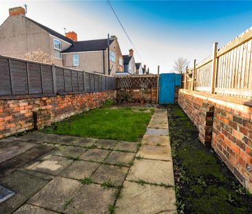 2 bedroom terraced house to rent - Photo 5